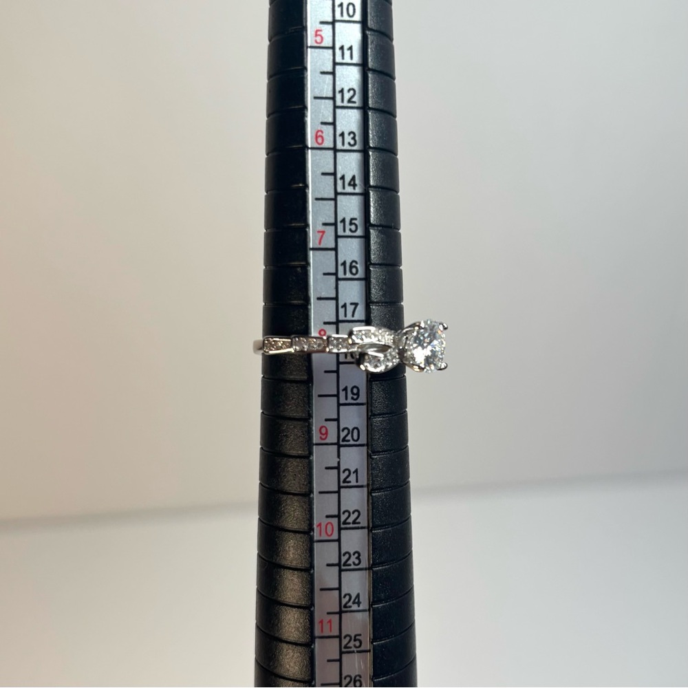Sterling silver moissanite bow ring - Picture 8 of 11